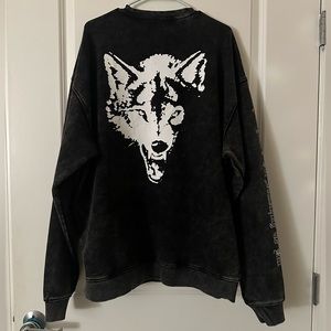 Kill crew, crew neck! Comfy material and keeps warm before and after workouts.